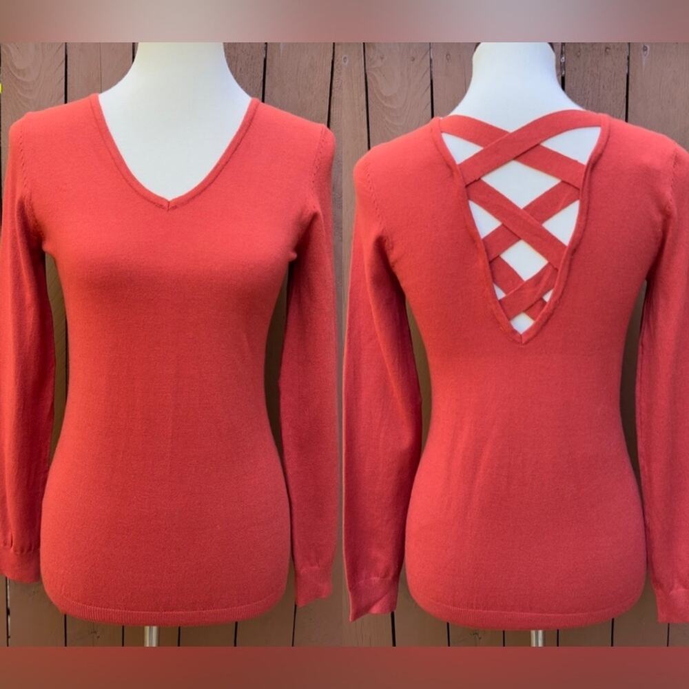 Love Ellie | NWOT Rust Sweater Size XS with Criss Cross Back